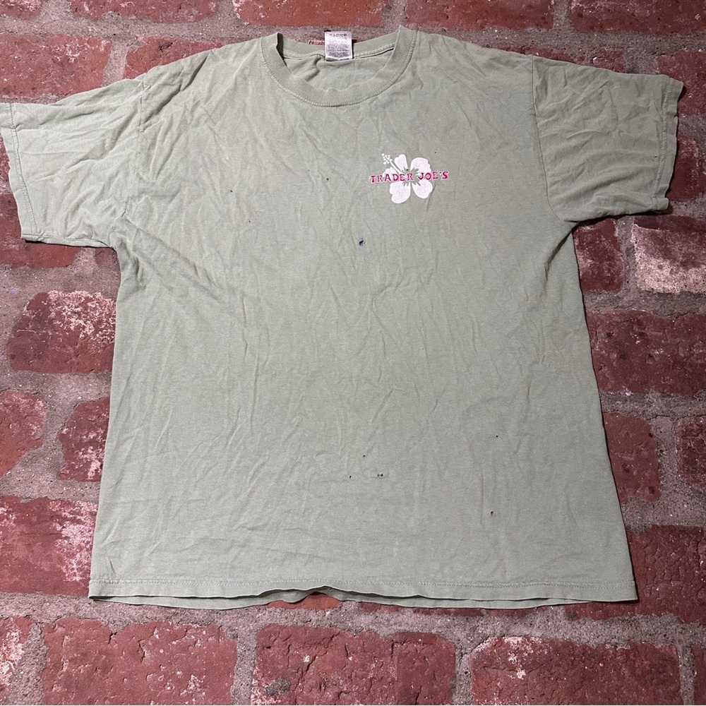 Men's Large SageGreen Trader Joe's  T-Shirt Cotton Worn Distressed Cozy Comfy